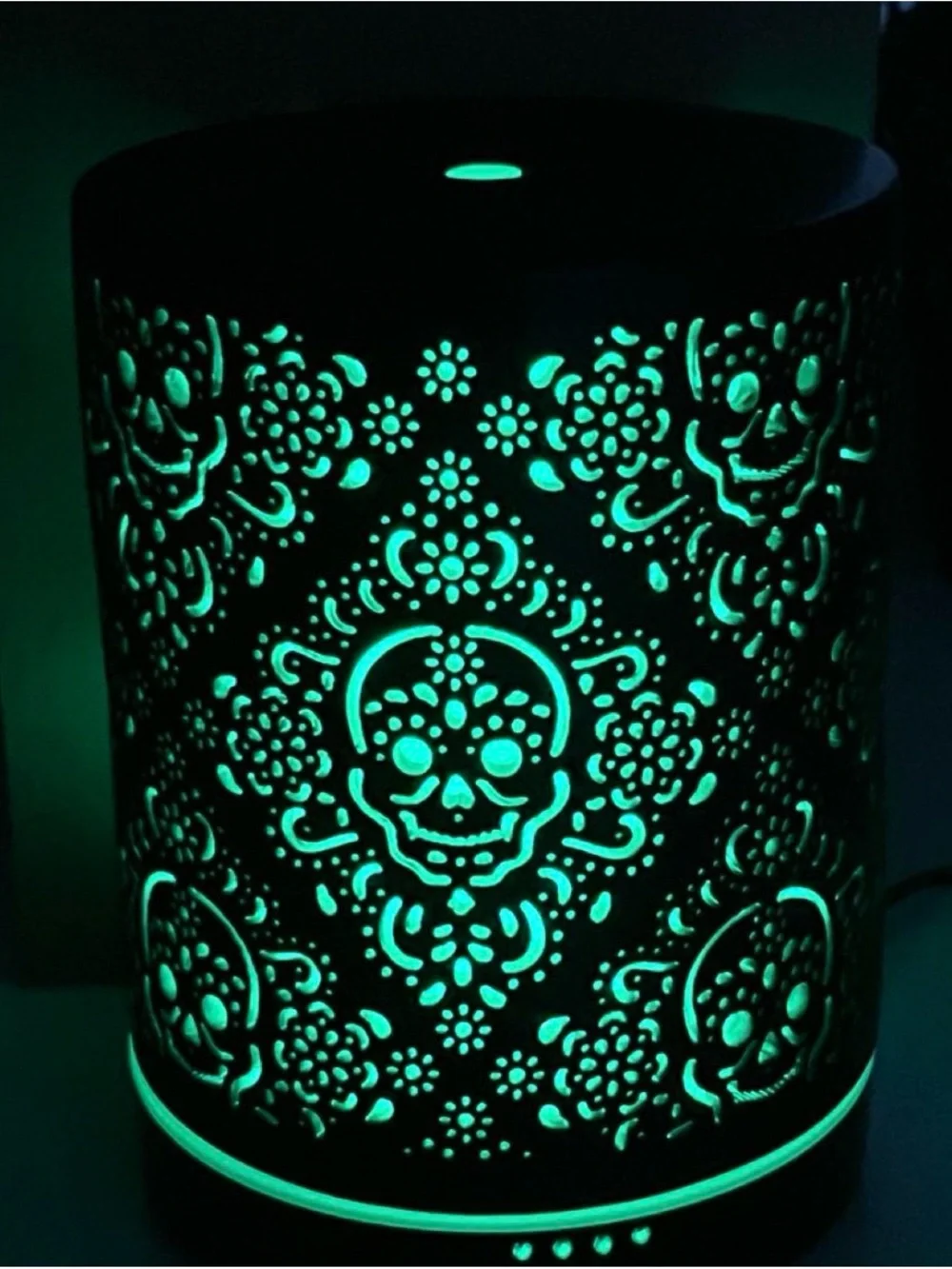 Black Skull Pattern Ceramic Aroma Diffuser/ humidifier- Unbranded